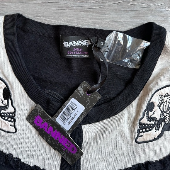 Retro skulled cardigan - Picture 3 of 3